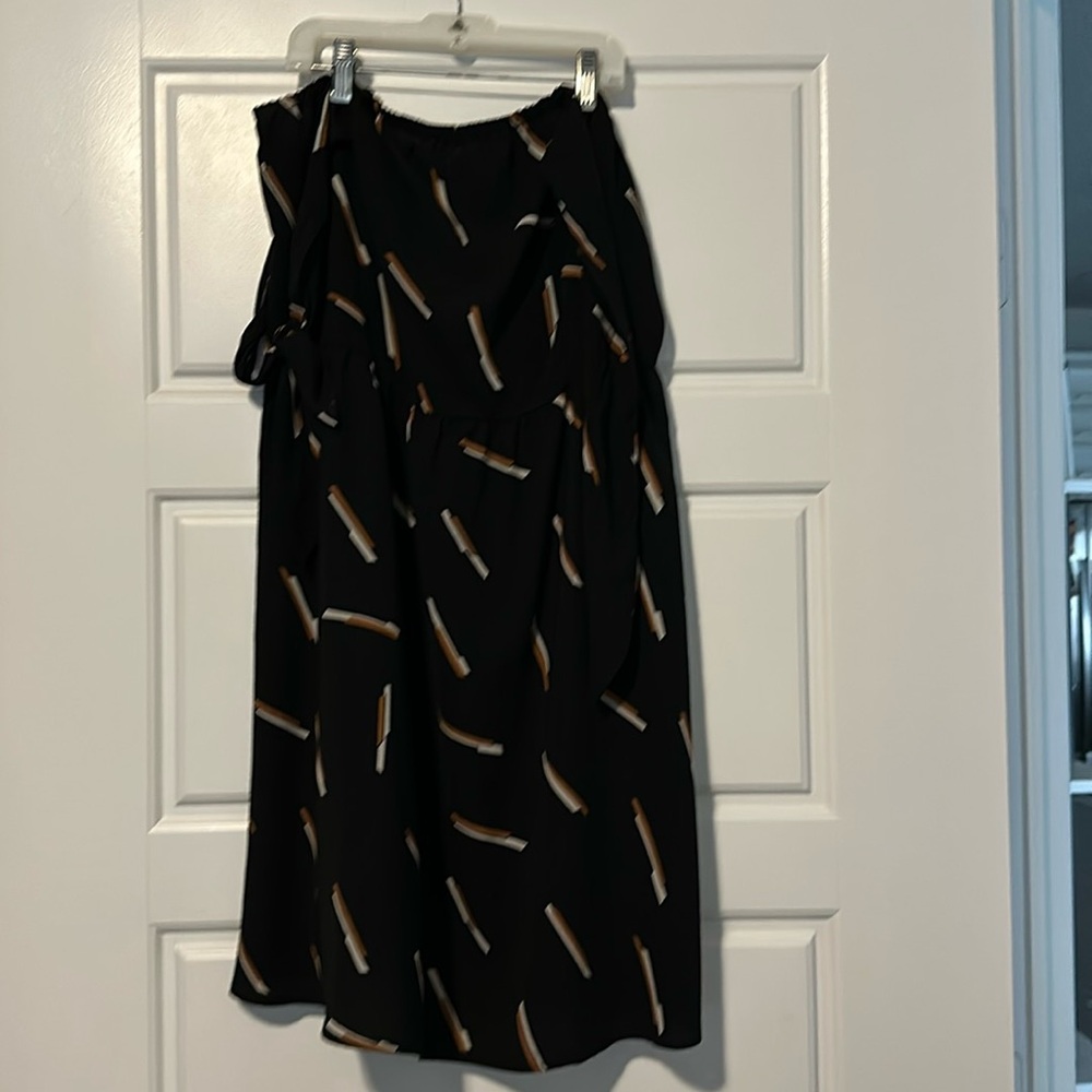 Strapless Dress with sleeves that tie in a bow
